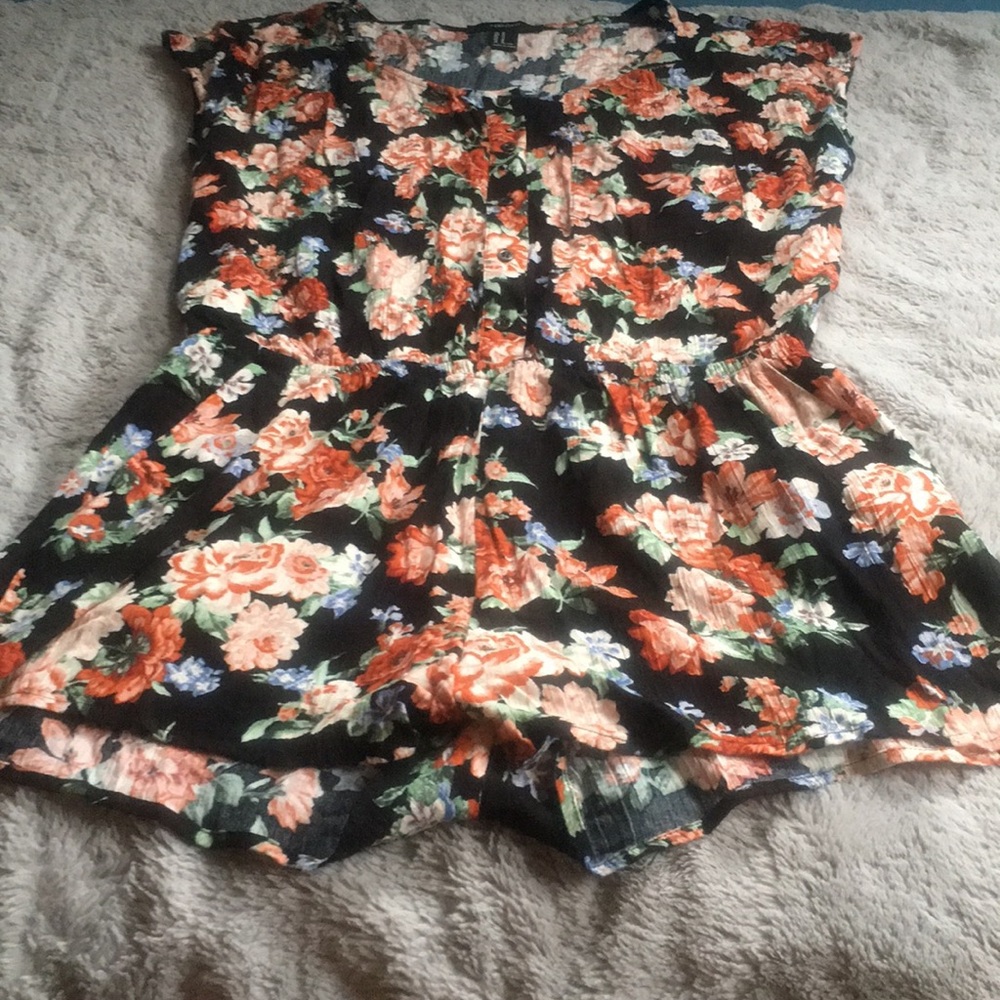 FINAL PRICE F21 floral romper - Picture 5 of 7